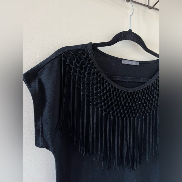 Black top 🖤 - Picture 2 of 3